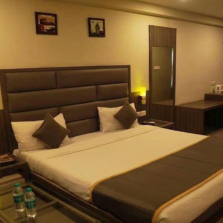 Hotel Royal Retreat Sambalpur Exterior photo