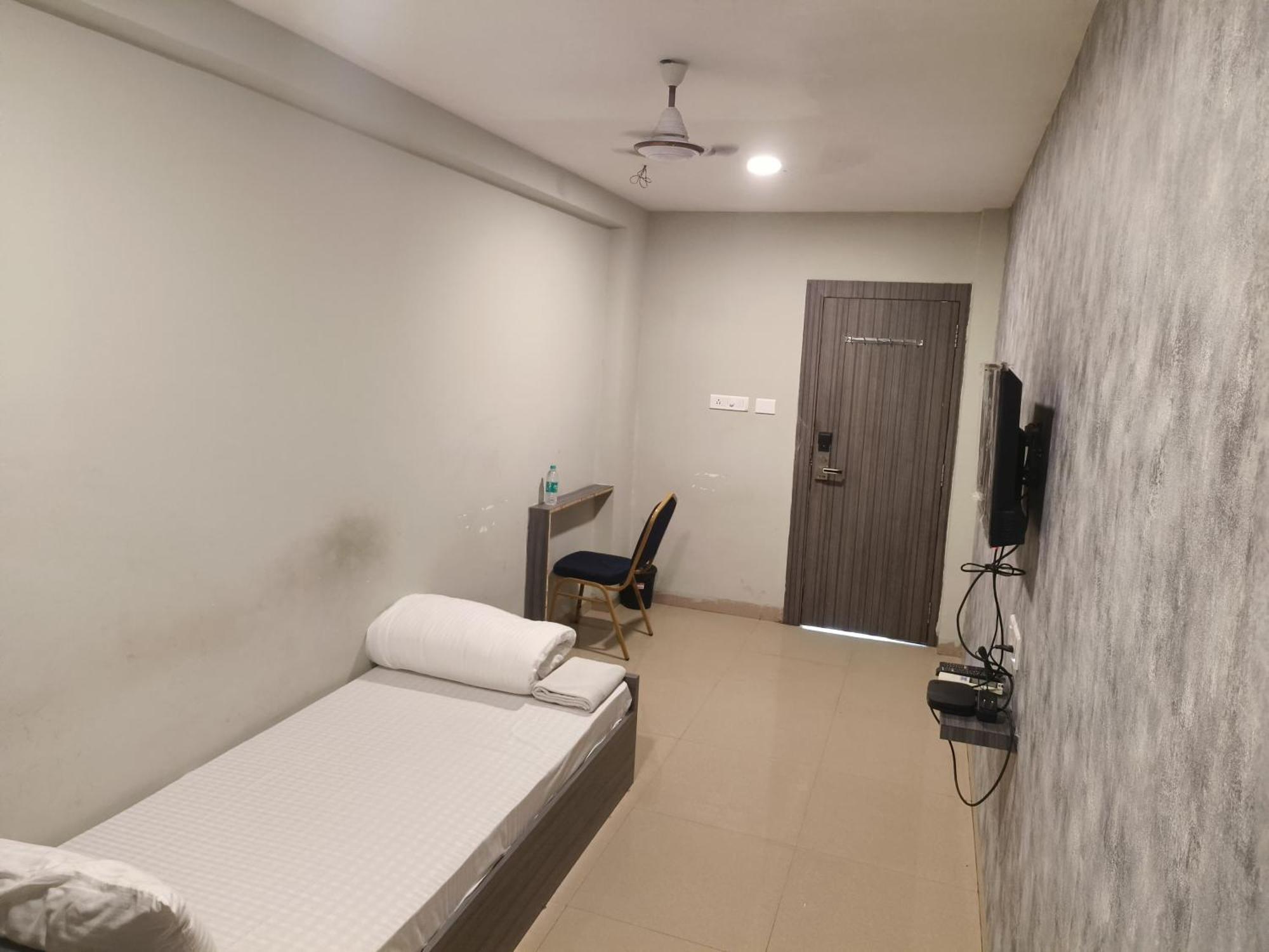Hotel Royal Retreat Sambalpur Exterior photo