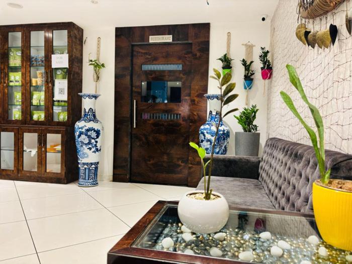 Hotel Royal Retreat Sambalpur Exterior photo
