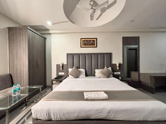 Hotel Royal Retreat Sambalpur Exterior photo