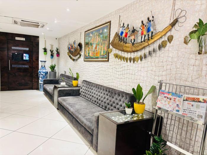 Hotel Royal Retreat Sambalpur Exterior photo